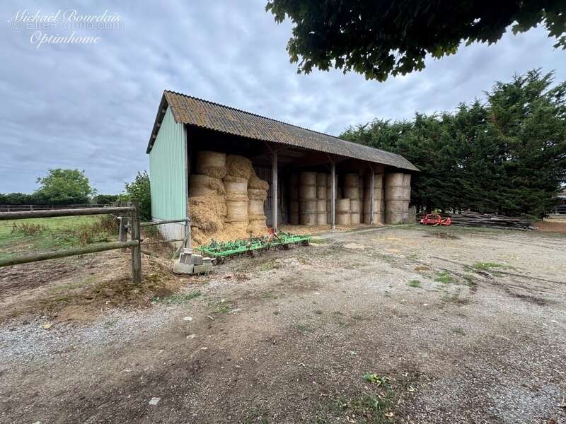 Maison à AVOISE