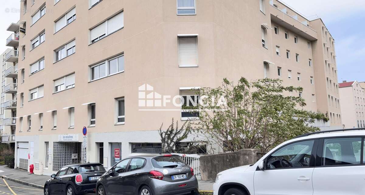 Appartement à SAINT-ETIENNE