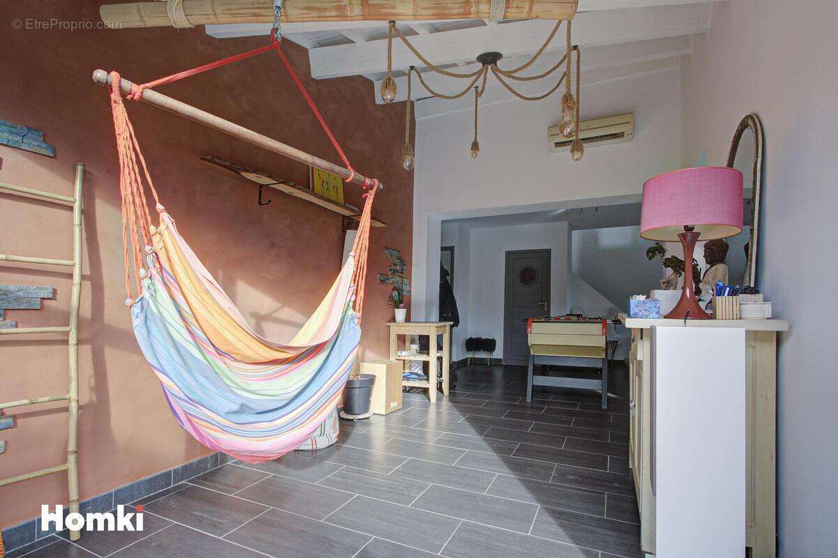 Maison à SAINT-ESTEVE