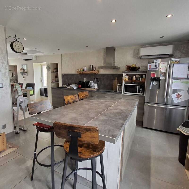Maison 130 m² à La Rochefoucauld  - photo 3
