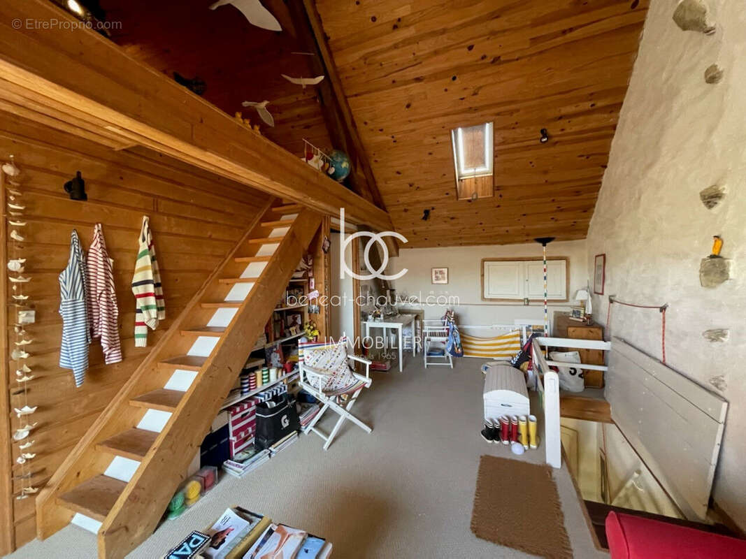VENTE Maison Pêcheur Pierre  2 Chambres + Mezzanine  200m Golfe  Port Logeo  SAINT-GILDAS-DE-RHUYS (56730) - photo 9