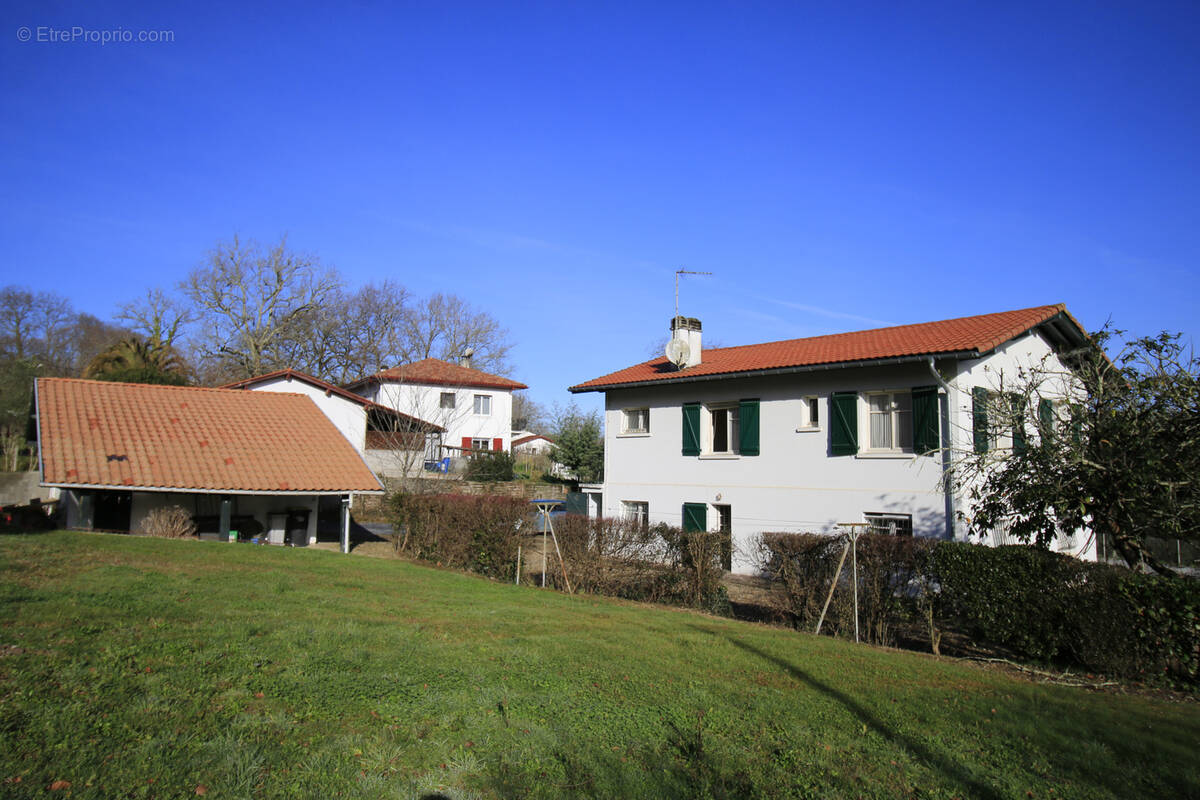 Maison à LARRESSORE