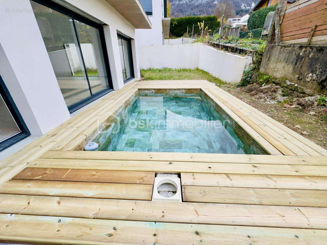 Maison à PUGNY-CHATENOD