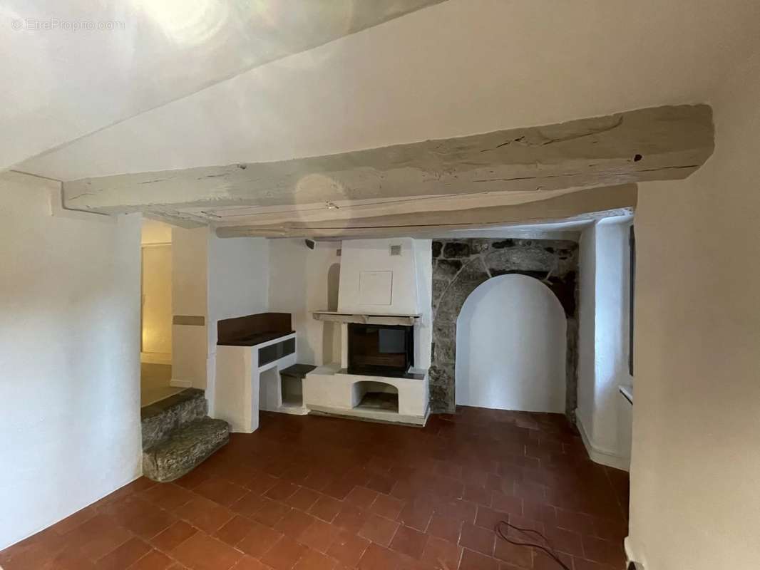 Appartement à PEILLE