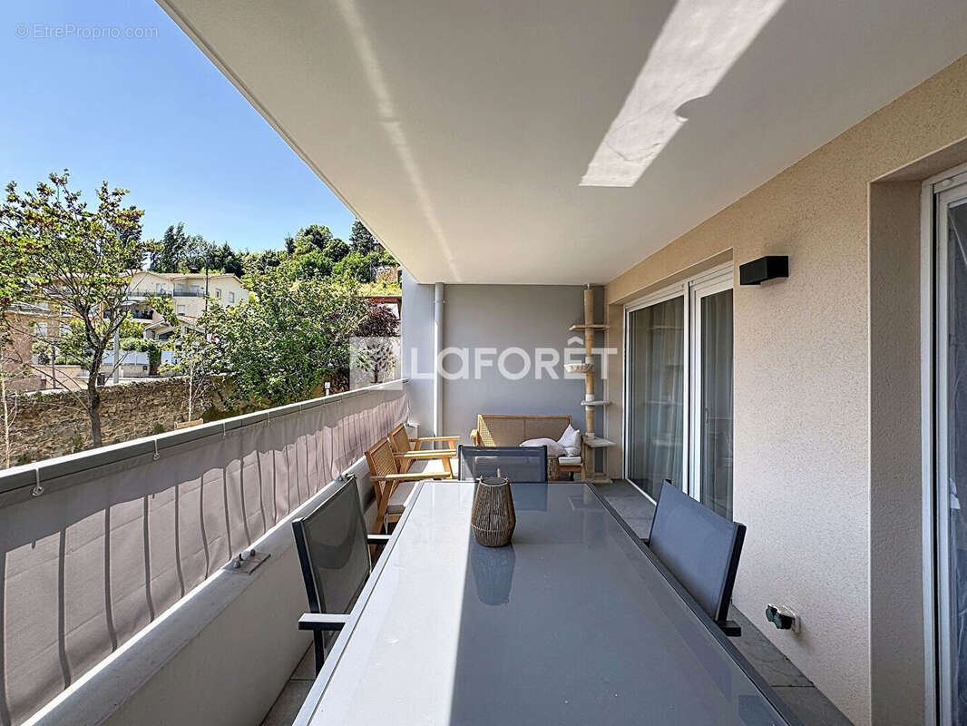 Appartement à L'ARBRESLE