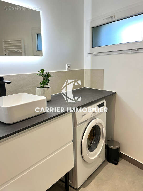 Appartement à SAINT-GENIS-LAVAL