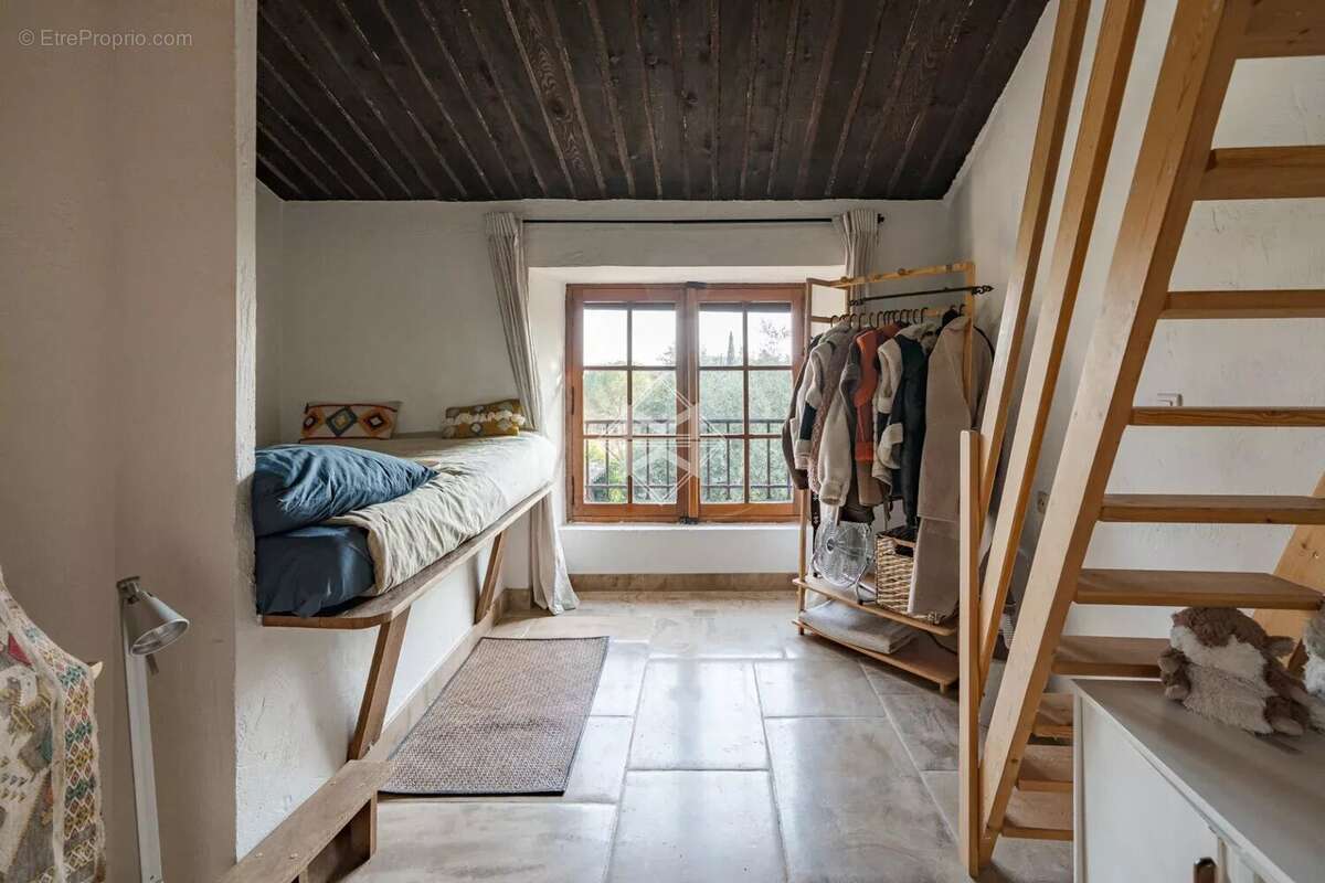 Maison à MONTAUROUX