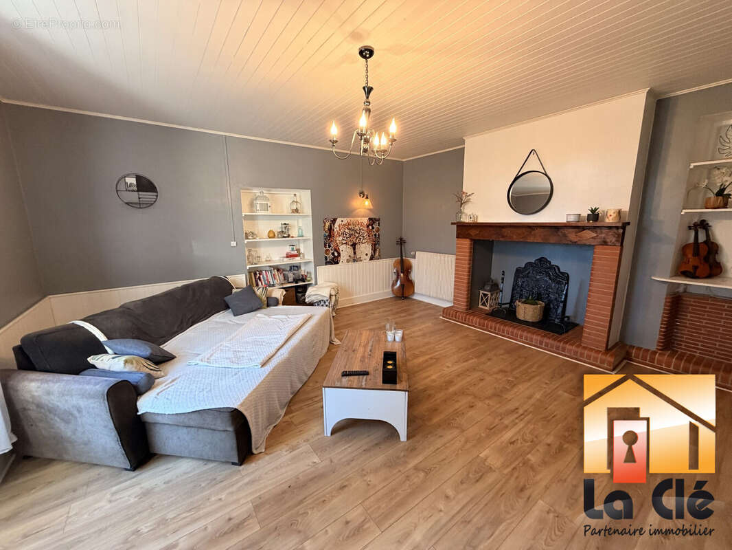 Maison à MONTESQUIEU