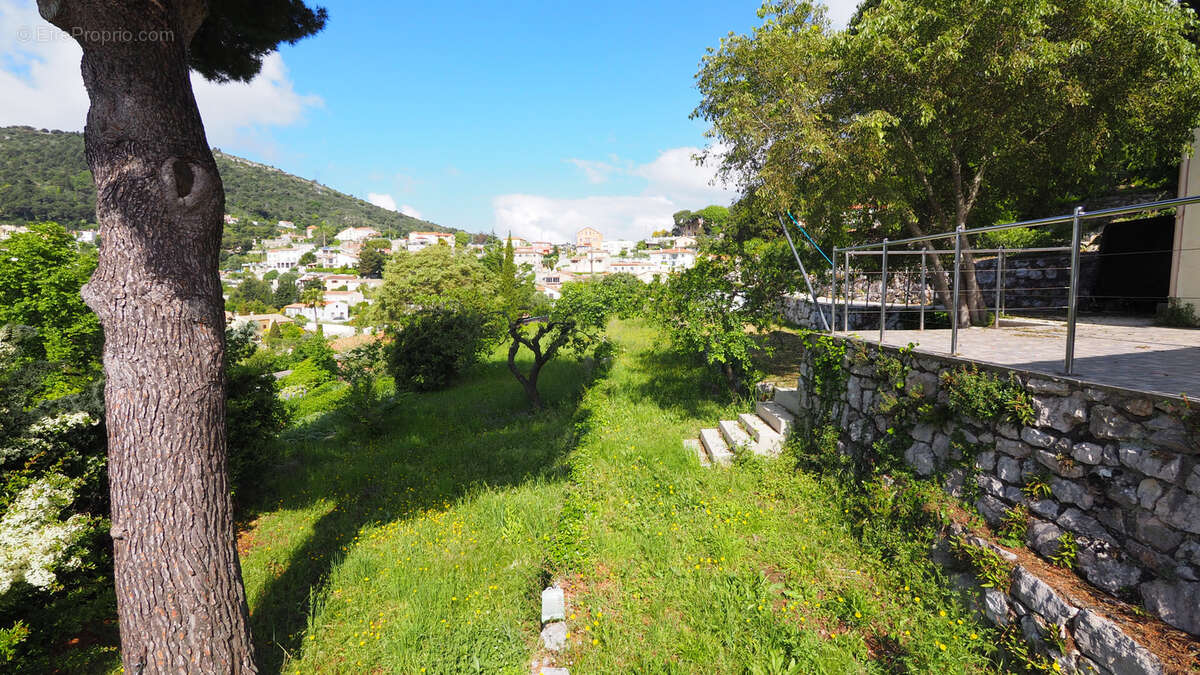 Terrain à LA TURBIE