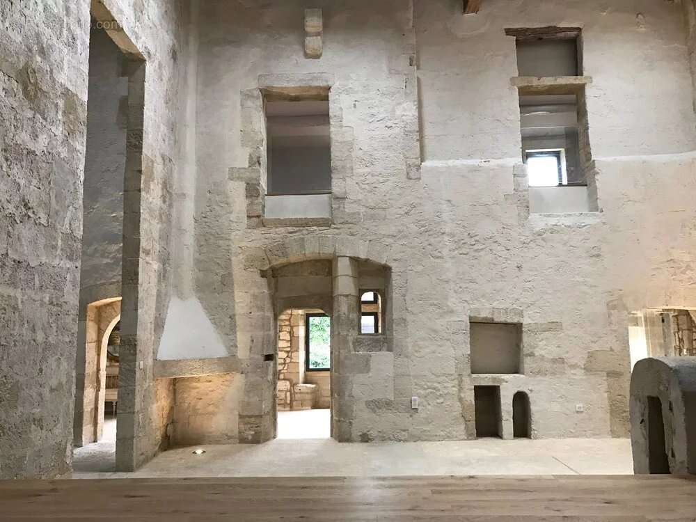 Magnifique château, niché dans un village médiéval - photo 16