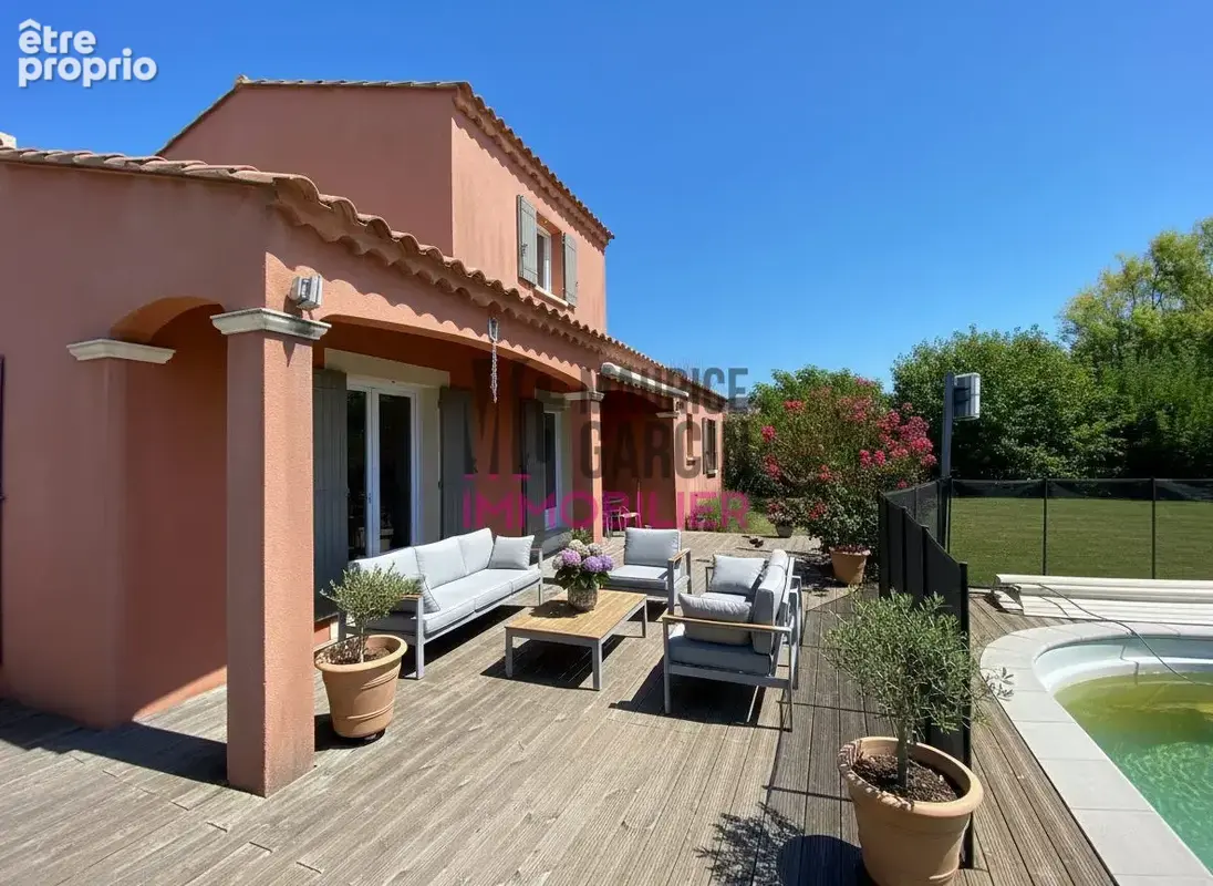 Maison à L'ISLE-SUR-LA-SORGUE