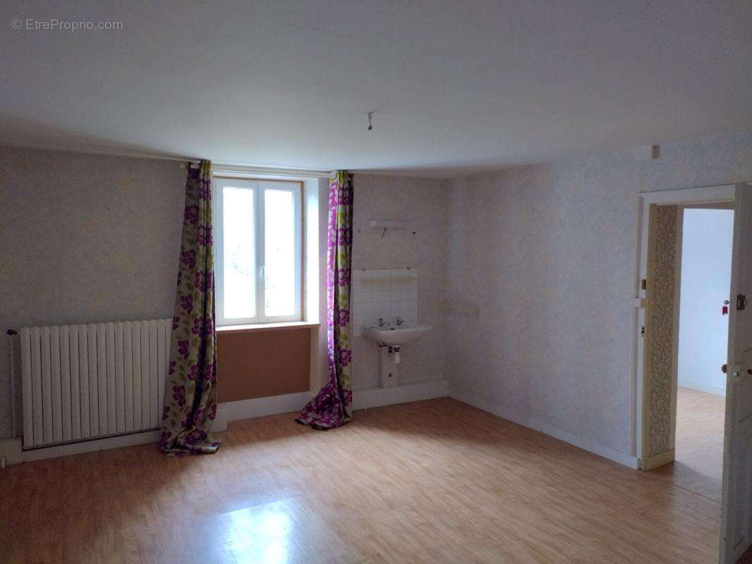 Maison à LA FEUILLEE