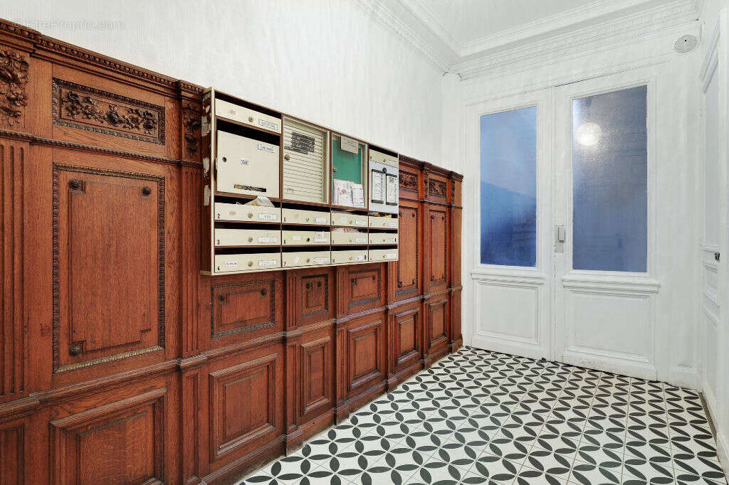 Appartement à PARIS-14E