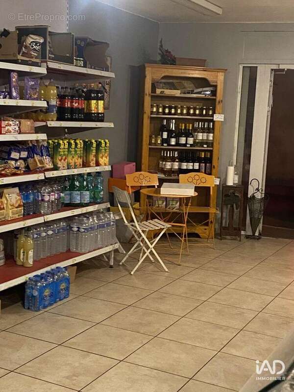 Photo 8 - Commerce à TALAIRAN