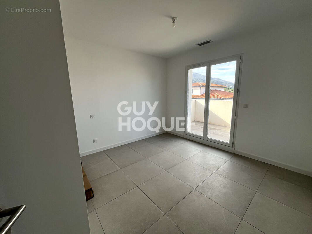 Maison à LAROQUE-DES-ALBERES