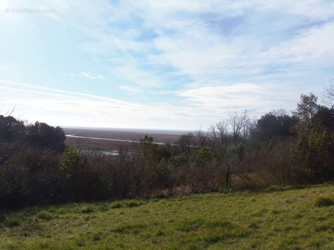 Maison à CHENAC-SAINT-SEURIN-D'UZET