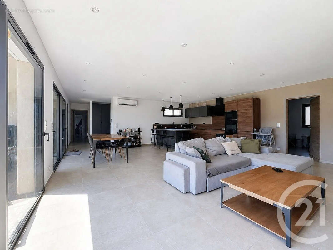 Maison 5 pièces 144 m² à vendre à Santa-Lucia-Di-Moriani (20230) - photo 2