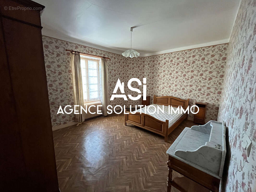 Maison de bourg de 216m²  sur un terrain de 1924m² proche de Villaines la Juhel - photo 10