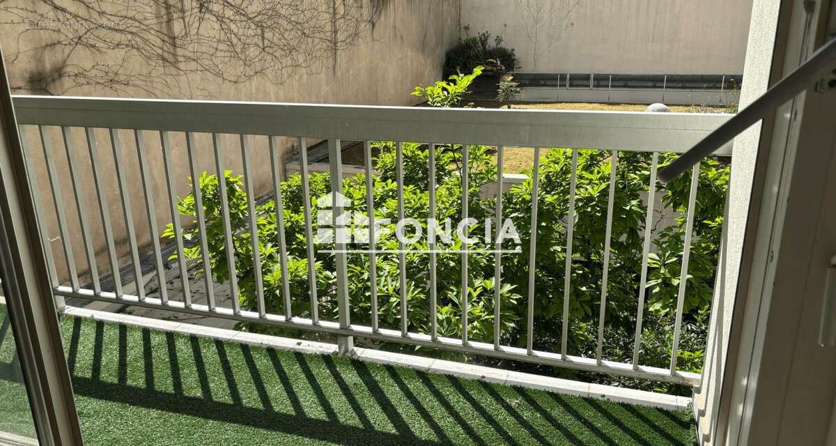 A vendre studio avec balcon 28.25 m2 + parking quartier Montparnasse - photo 3