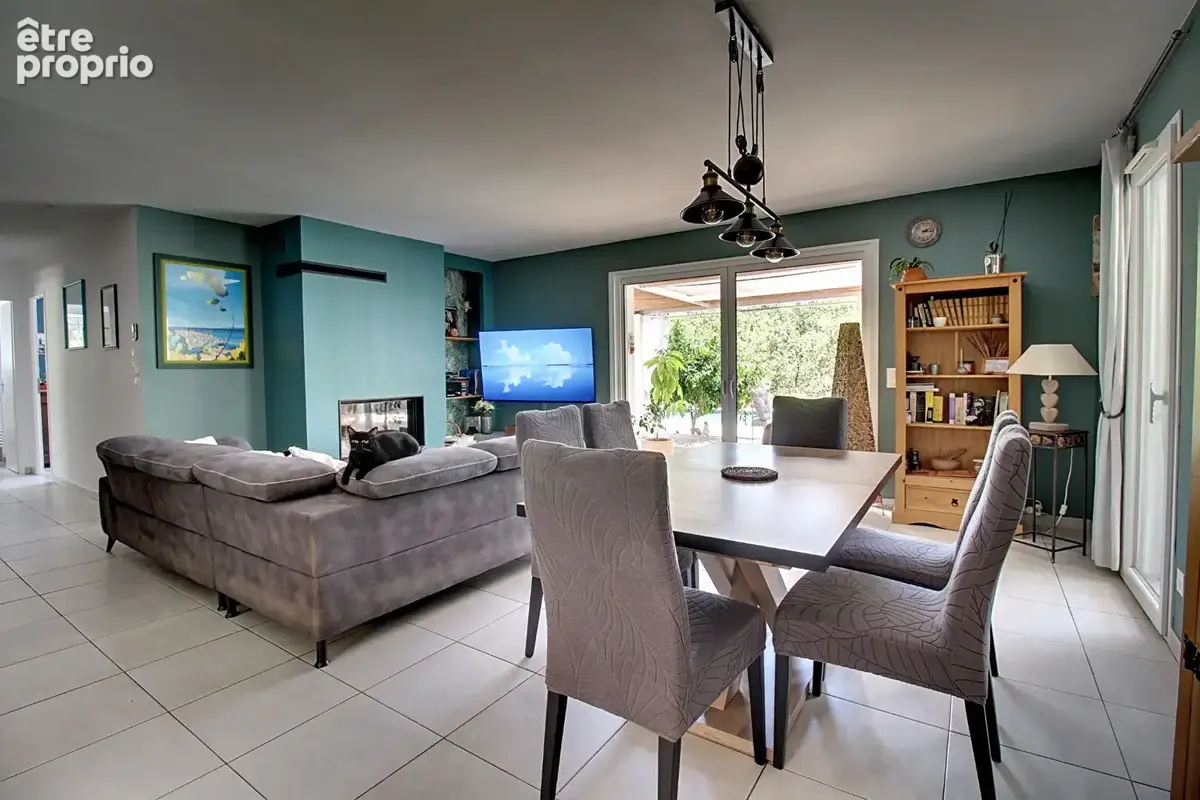 A VENDRE EN EXCLUSIVITÉ ! FIGANIÈRES Maison de plain-pied 126 m² 3 chambres Piscine et terrain de 2074 m² - photo 11