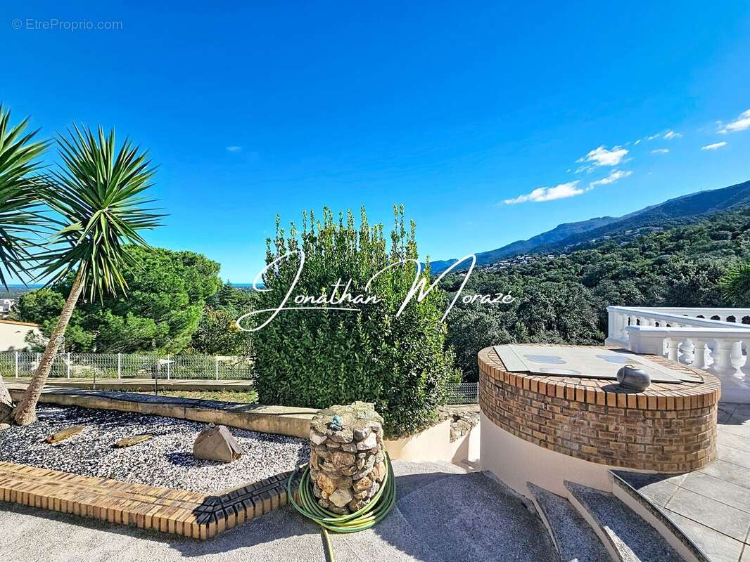 Maison à VILLELONGUE-DELS-MONTS