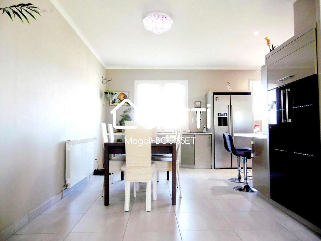 Maison 168 m² à Estancarbon  - photo 6
