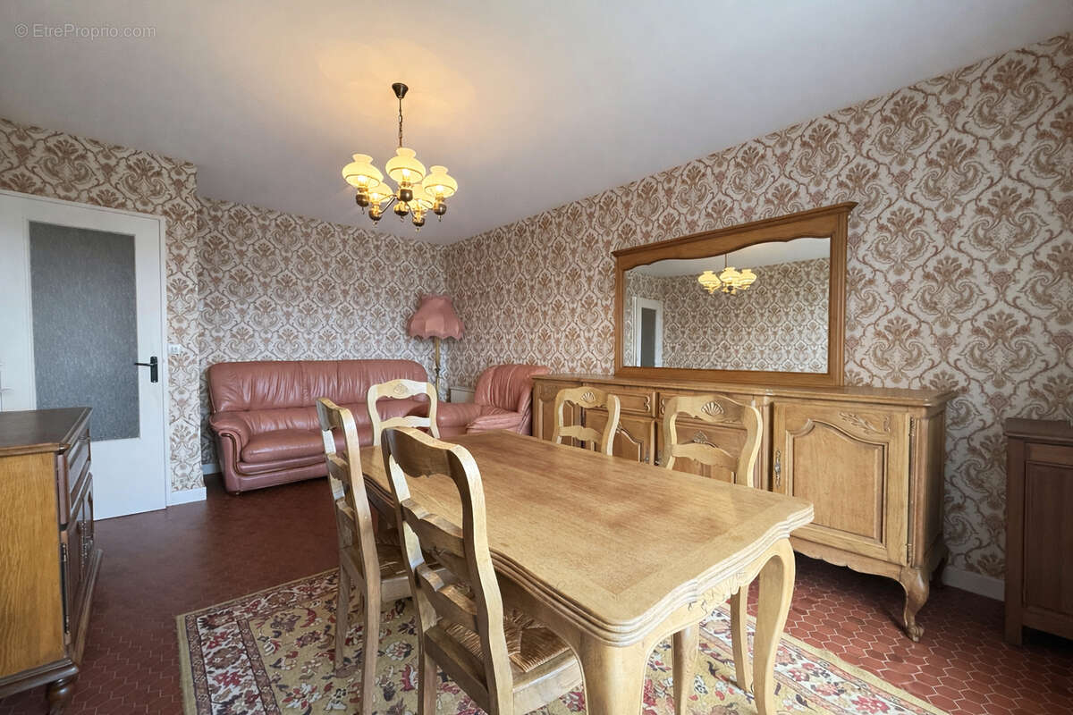 Maison à LONS-LE-SAUNIER