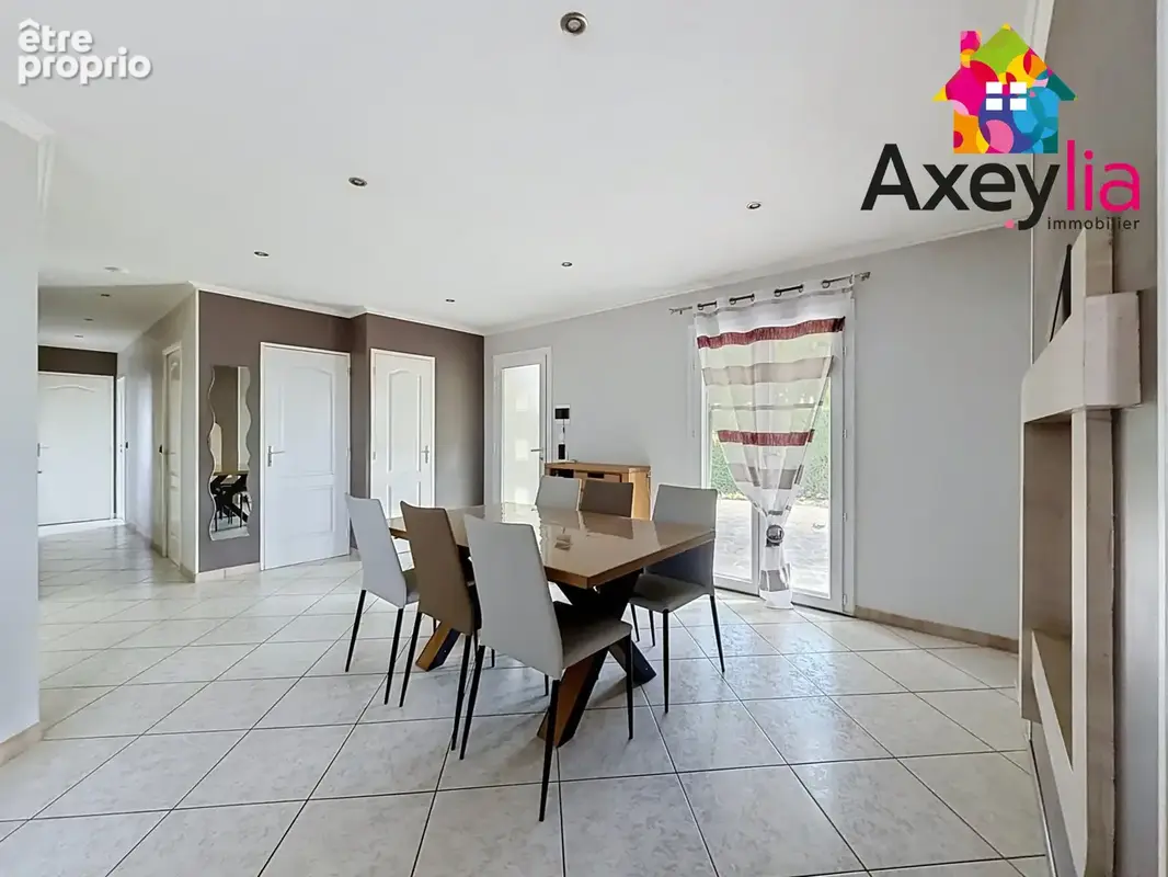 A vendre - virigneux - maison familiale de plain-pied avec sous-sol aménagé, grand terrain arboré et piscine h - photo 15