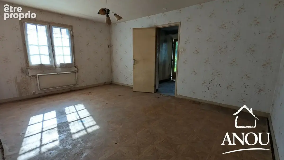 Vaste maison de plain-pied avec dépendances - photo 8