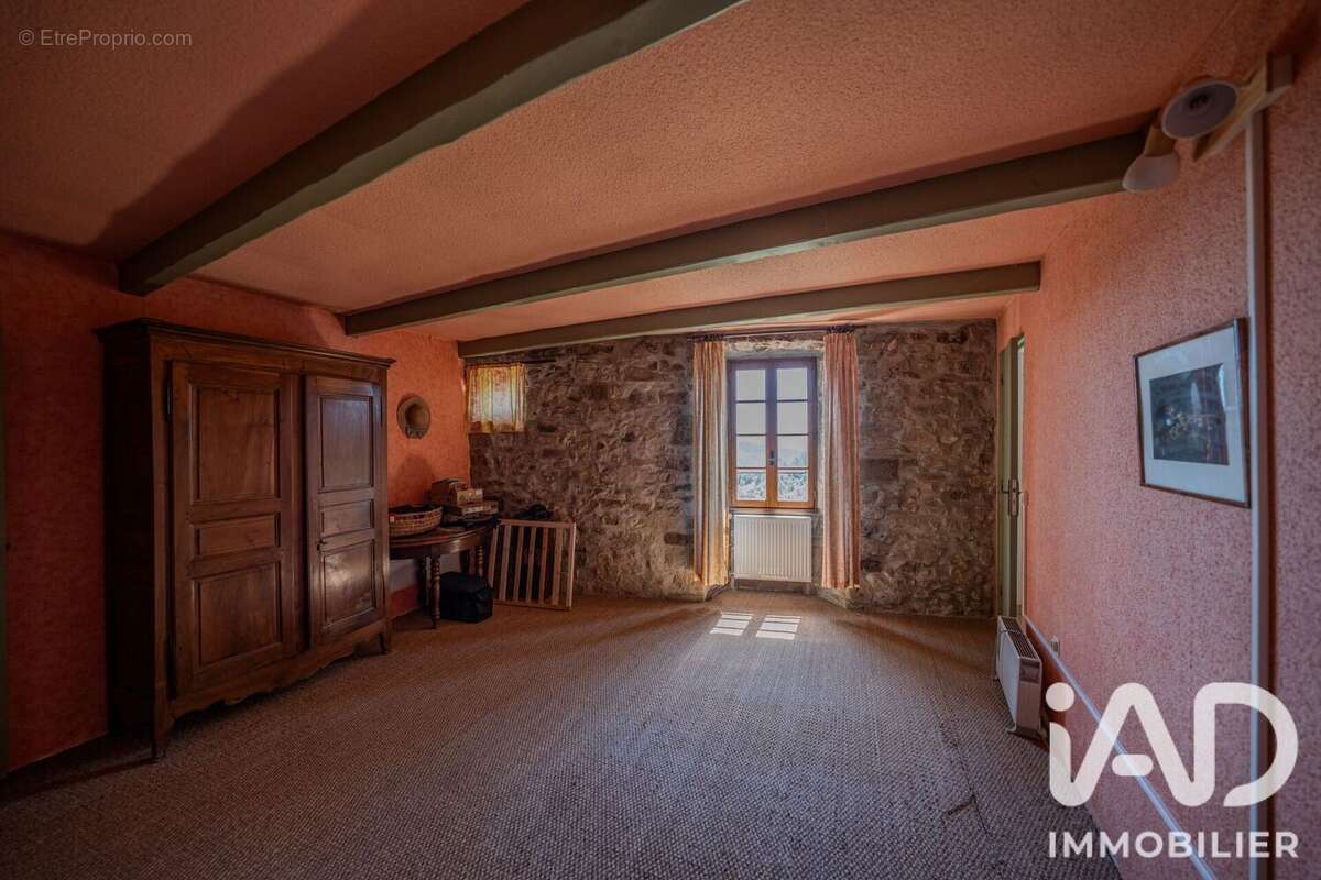 Maison 71 m² à Chassiers  - photo 7
