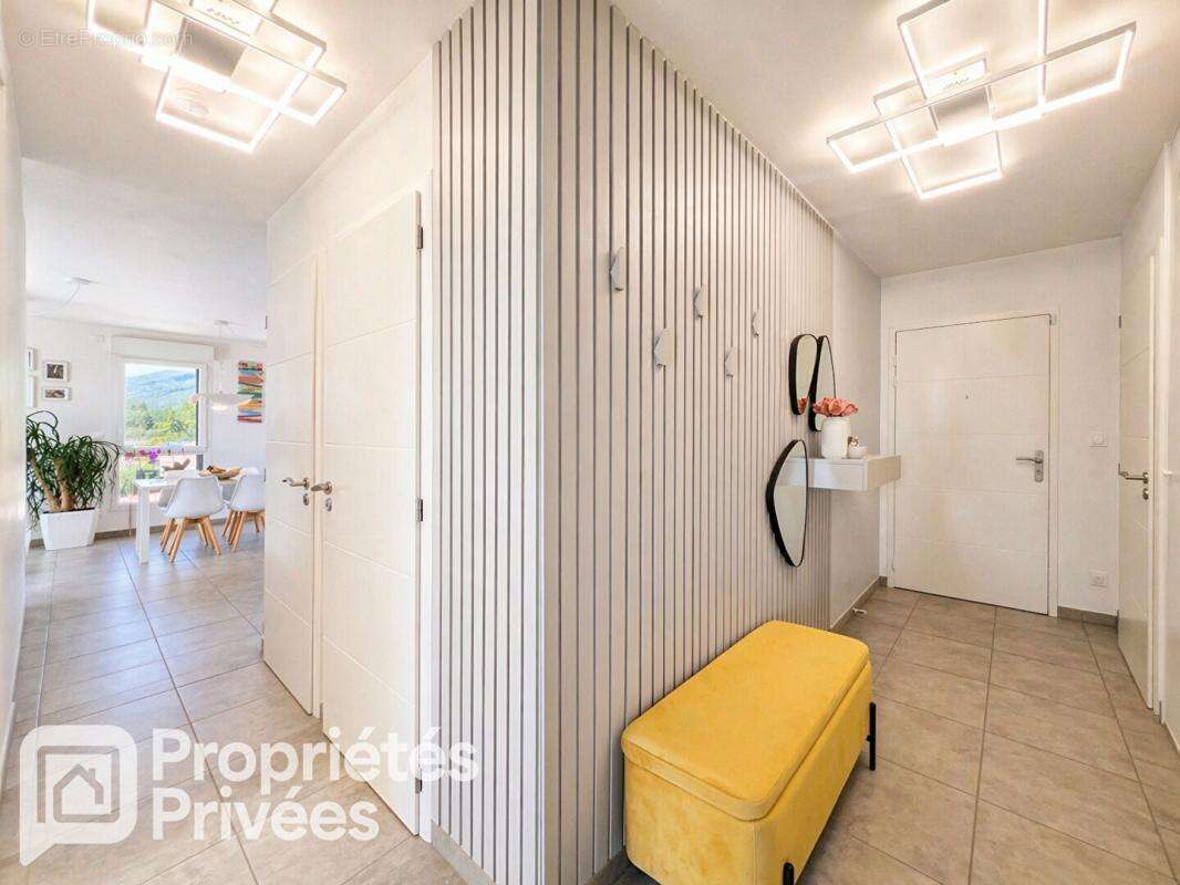 Appartement à CROZET