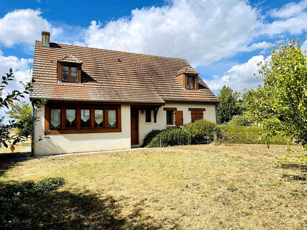 Maison à CIVRAY-SUR-ESVES