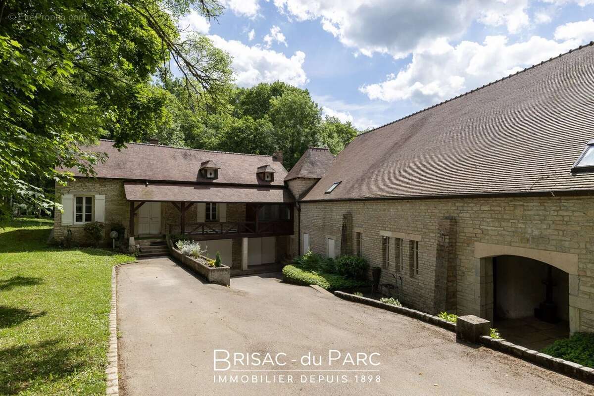 Maison à SAINTE-MARIE-SUR-OUCHE