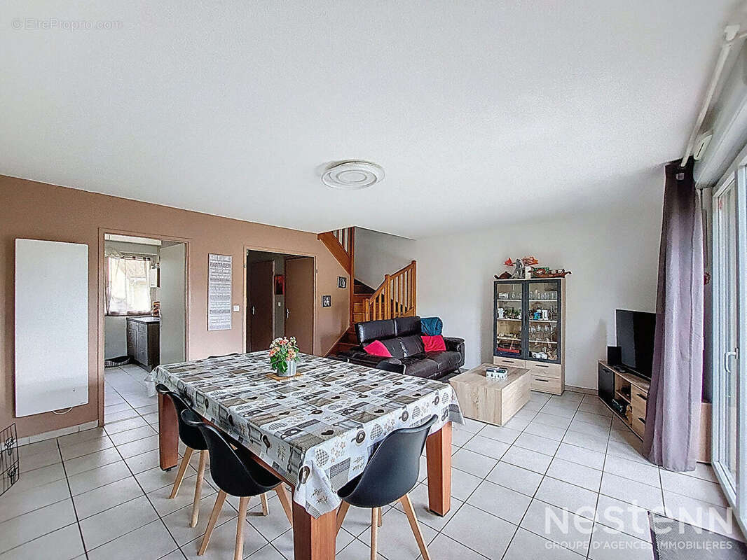 A Vendre Maison avec garage, terrasse et jardin proche du centre-ville de Condom - photo 2