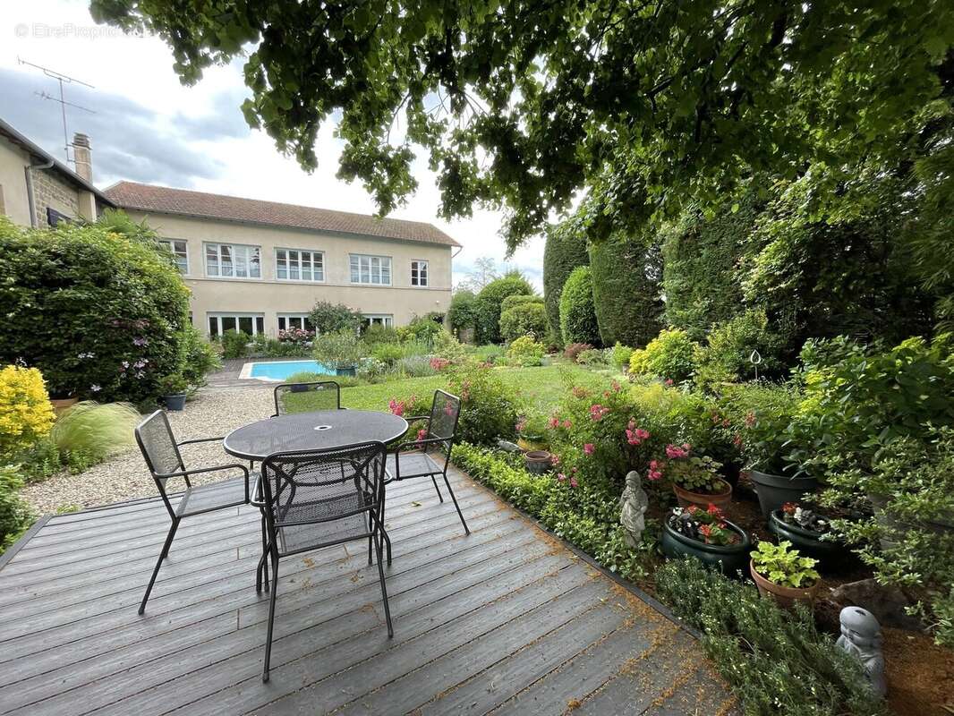 Maison à SAINT-ETIENNE-DES-OULLIERES