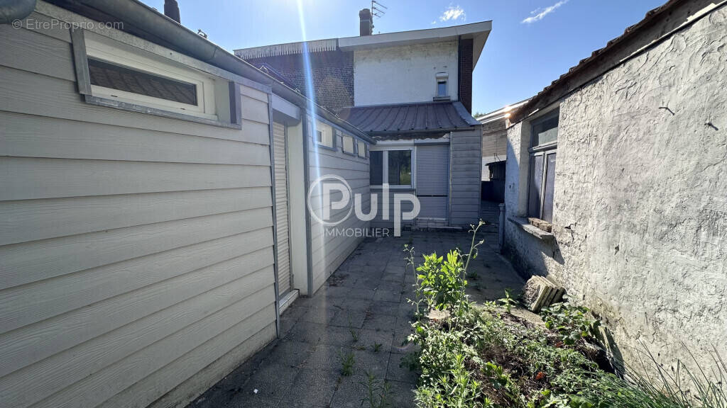 Maison avec garage, dépendances et grand jardin à annezin - photo 1