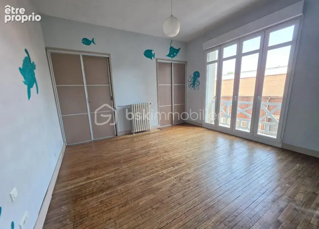 Maison de caractère, 7 chambres avec jardin et stationnement… en plein centre de saint-quentin ! - photo 18