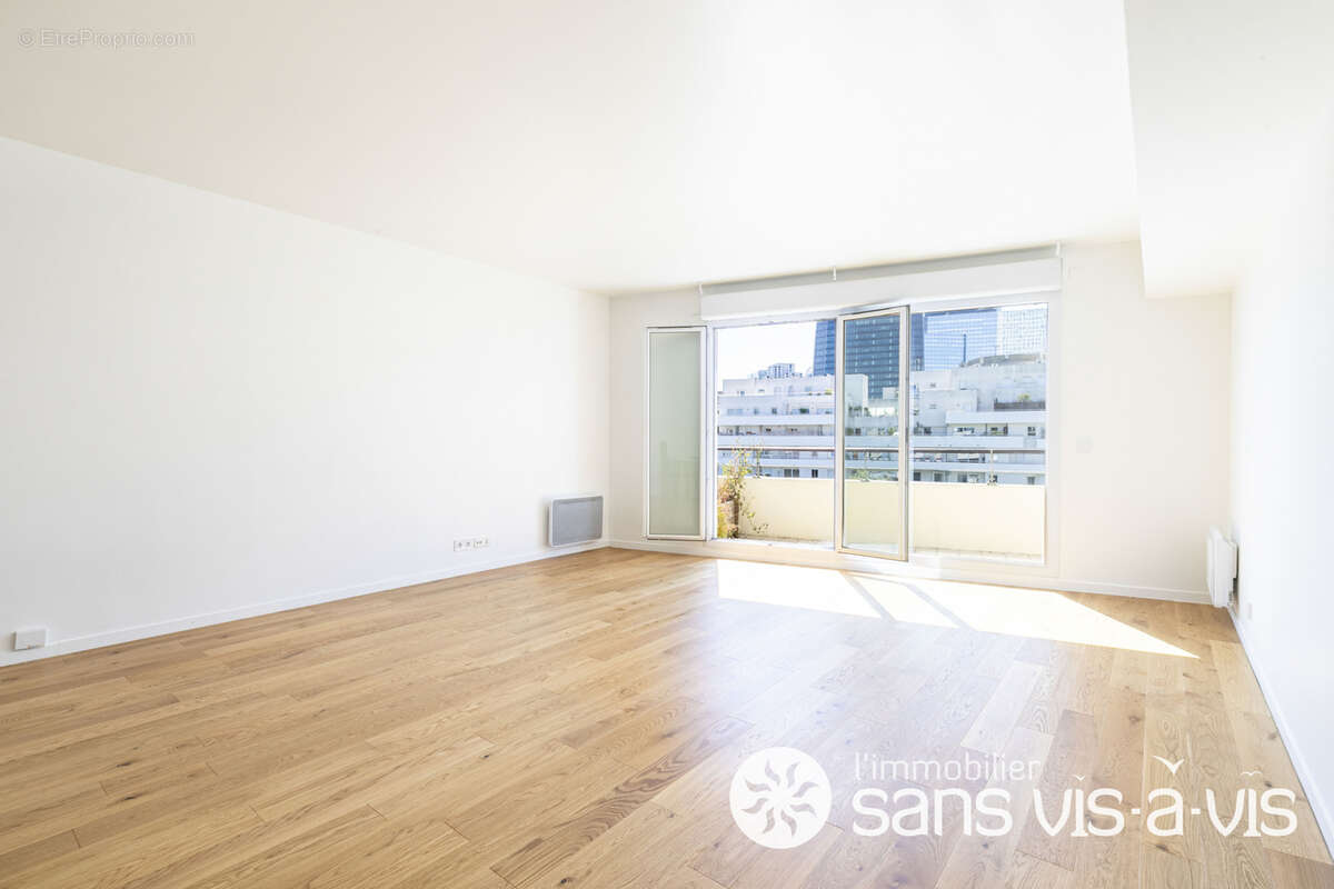 Appartement à COURBEVOIE