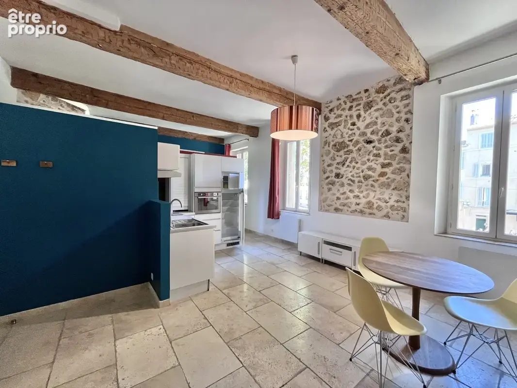 Aix en Provence, centre-ville historique, appartement T2 de 39m2 entièrement rénové. - photo 6