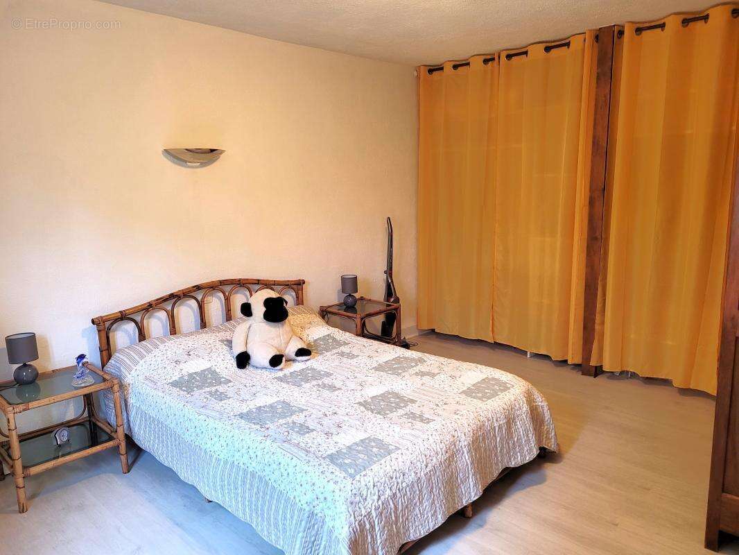 Maison à NOTRE-DAME-DE-SANILHAC