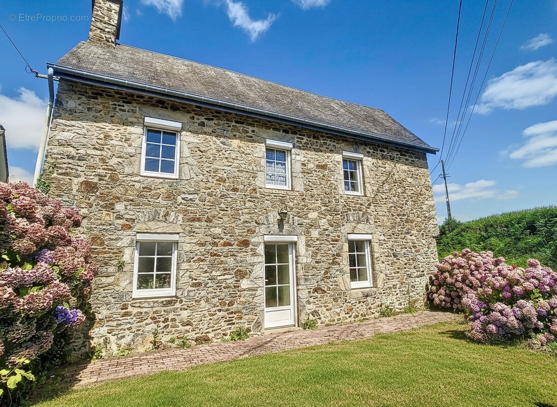 Maison à MONTHUCHON