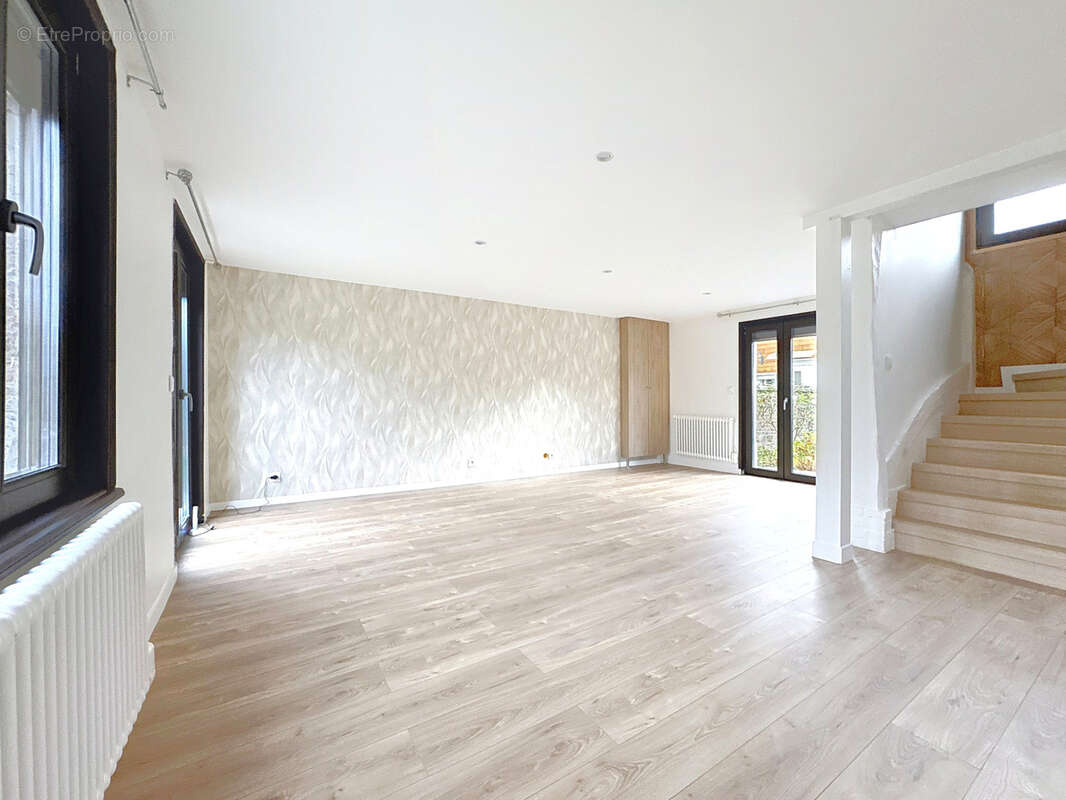 Maison à FRANQUEVILLE-SAINT-PIERRE