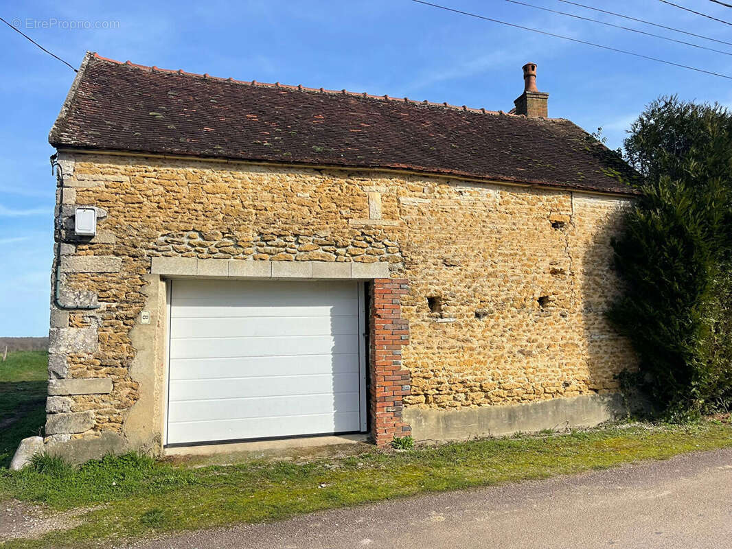 Maison à MAROLLES-SOUS-LIGNIERES