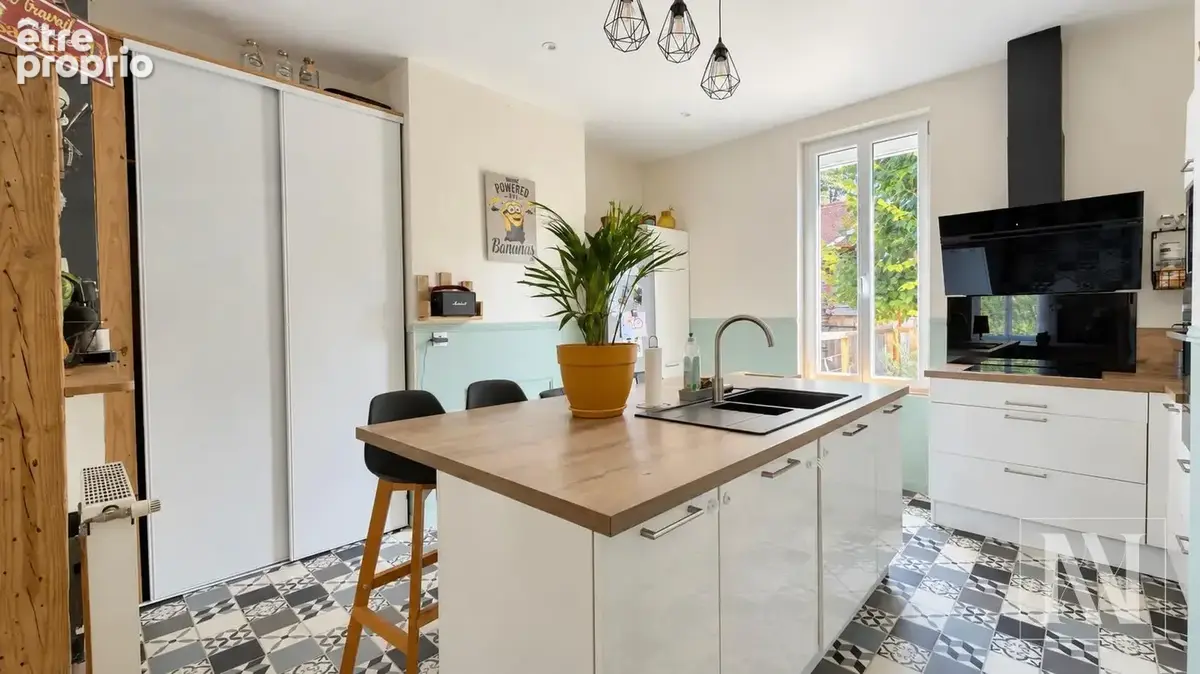 À vendre à Saint-Lyé, maison ancienne de caractère de 125 m2 avec terrain de 790 m2. - photo 6