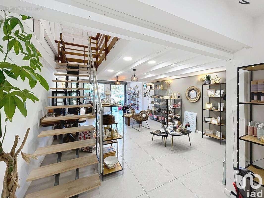 Photo 6 - Commerce à PIETROSELLA