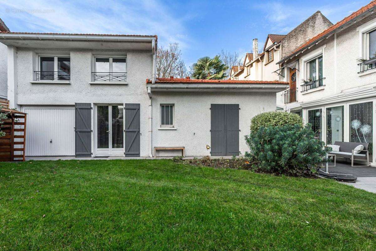 A vendre a suresnes quartier republique maison 7 pieces / 5 chambres - photo 7