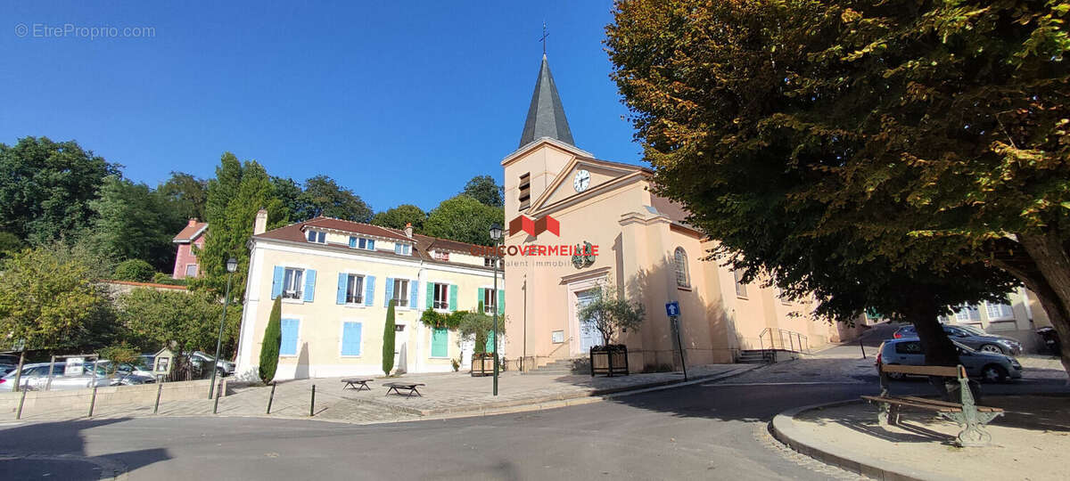 Appartement à LA CELLE-SAINT-CLOUD