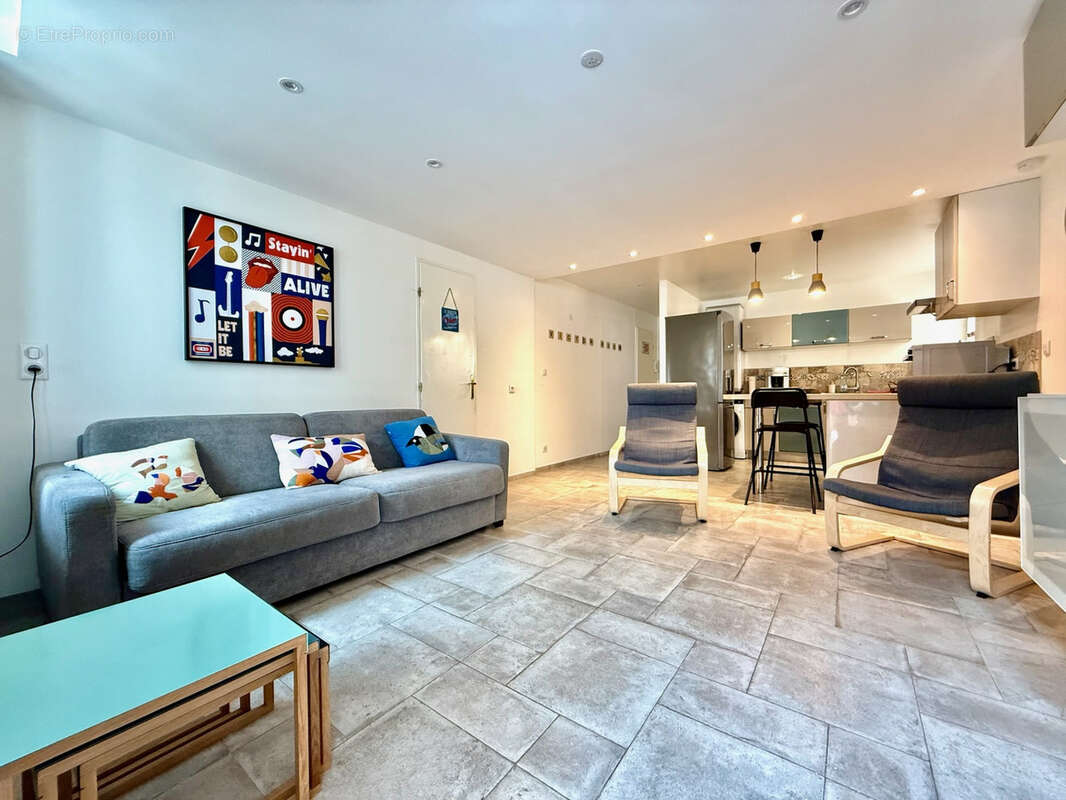 Appartement à SIX-FOURS-LES-PLAGES