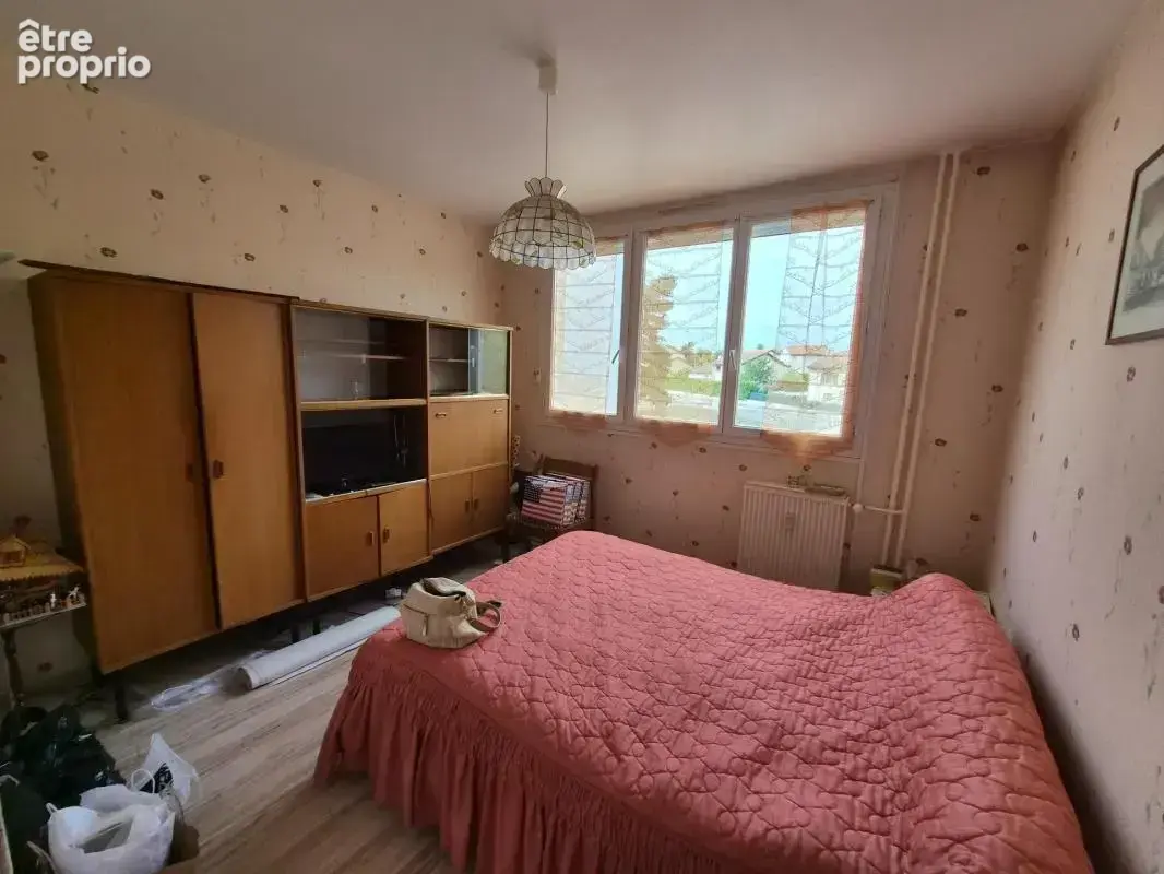 T4 avec balcon + stationnement. Trés bon état - photo 7