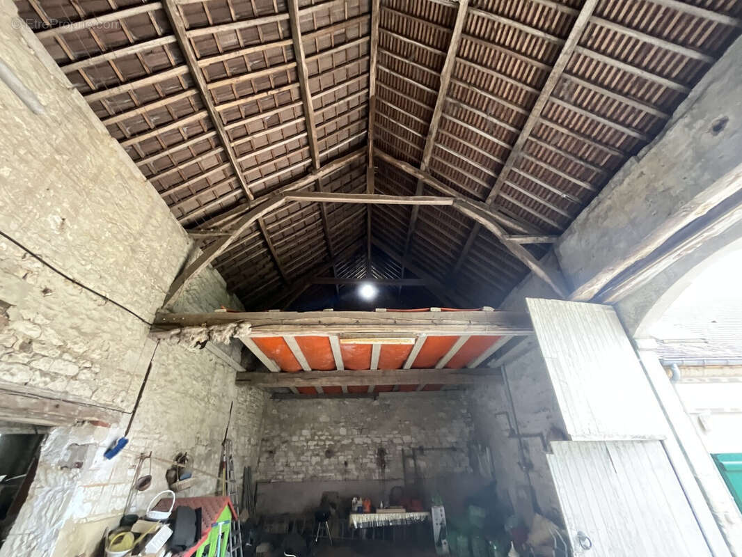 Ensemble de 9 lots sur un terrain de 2 709 m² 5 - Appartement à EPINEUSE